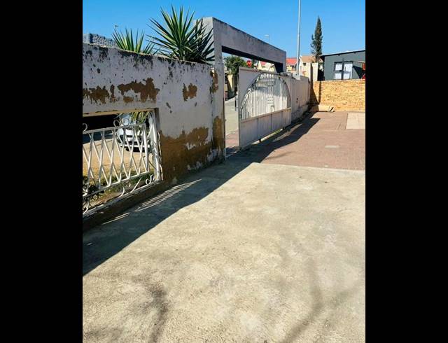 3 BEDROOM PROPERTY TO RENT IN COSMO CITY